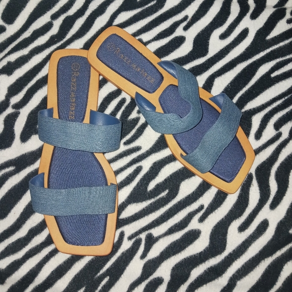 NEW Razzmatazz Women denim blue square toe flat sandals - Picture 3 of 8
